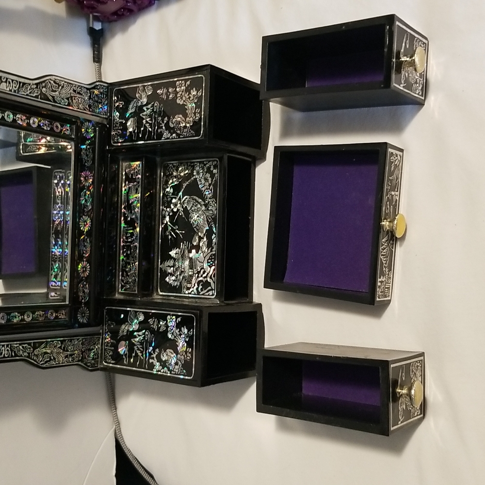 Vintage Black Jewelry Organizer with Iridescent shimmer - Picture 3 of 16